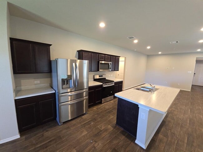 Building Photo - 16790 Lonely Pines Dr