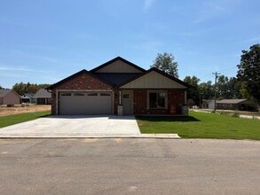 Building Photo - 100 Blue Star Ln