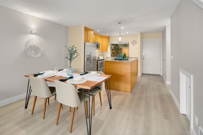 Foto del edificio - Fantastic location in the heart of downtown Kirkland!