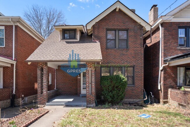 Foto del edificio - Spacious 3-Bedroom Home w/ Parking & Central A/C – Squirrel Hill