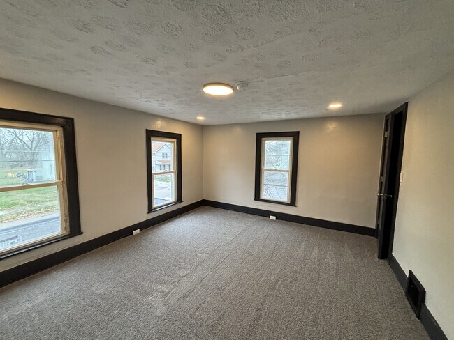 Foto del edificio - 932 13th St SE