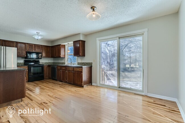 Building Photo - 1149 14th St W