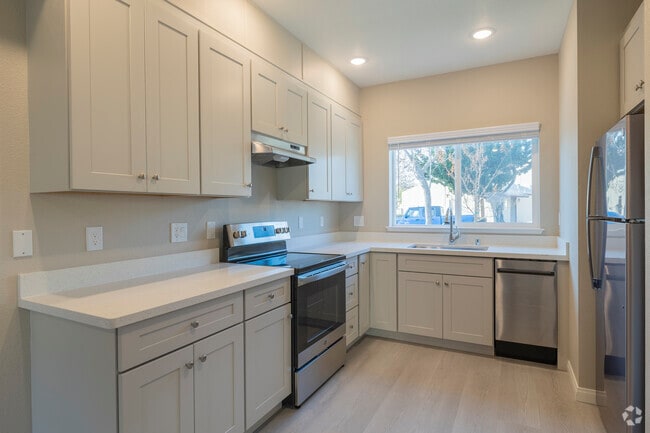 2BR, 1BA - 954 SF - Kitchen - Sunnyhills II Apartments