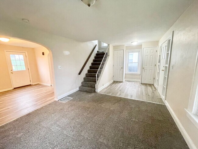 Building Photo - 3 Bed - 2 Bath Home in Lorain