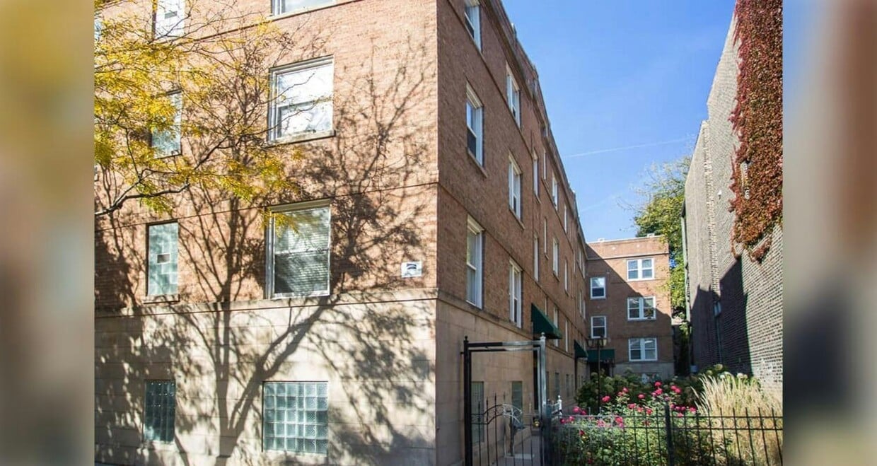 Photo - 726 West Barry Avenue, Unit 1N