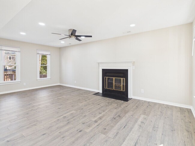 Foto del edificio - 12024 Lockett Ridge Ave