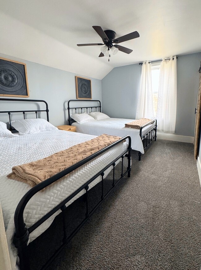 Foto del edificio - 3920 E Church St