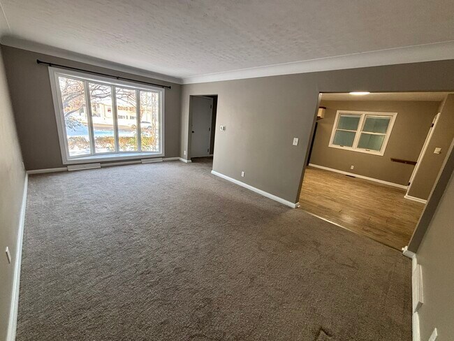 Photo du bâtiment - 333 Erb St. W