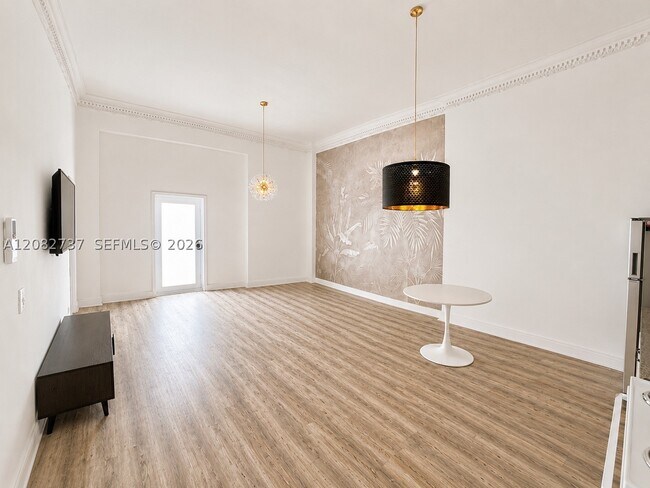 Foto del edificio - 3025 Indian Creek Dr