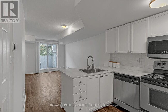 Building Photo - 60 Turntable Crescent