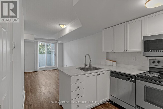 Photo du bâtiment - 60 Turntable Crescent