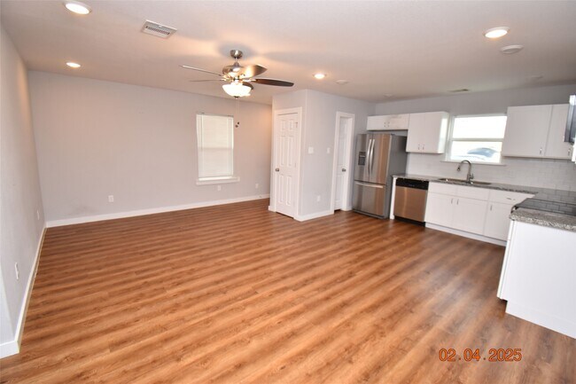 Foto del edificio - 8617 Clarington St