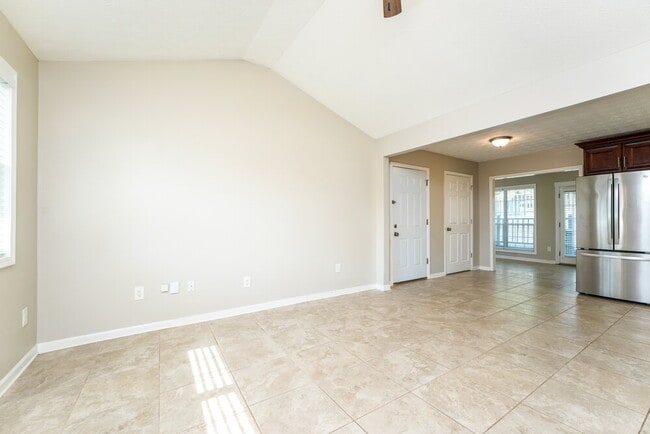 Building Photo - 2981 Landmark Dr SE