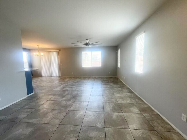 Building Photo - 930 Safe Sapphire Way