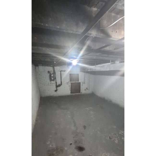 Building Photo - 647 S Pulaski St