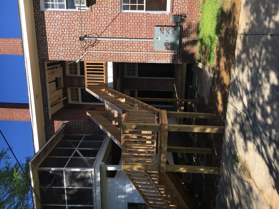 Building Photo - 1416 24th Ave