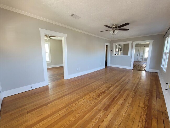 Building Photo - 1441 N Durham Dr