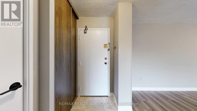 Building Photo - 3 Lisa St.