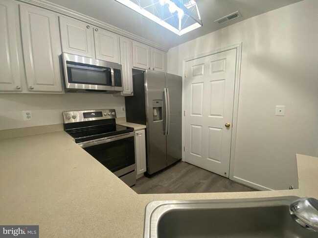 Building Photo - 805 Latchmere Ct
