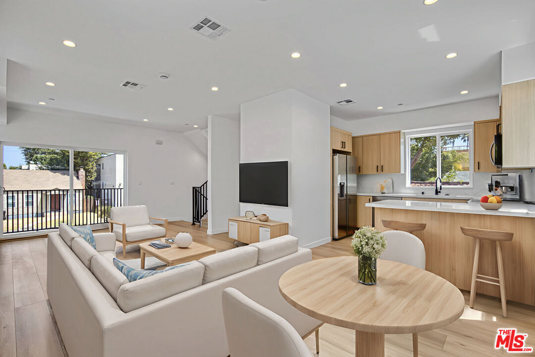 Foto principal - 10826 Hesby St