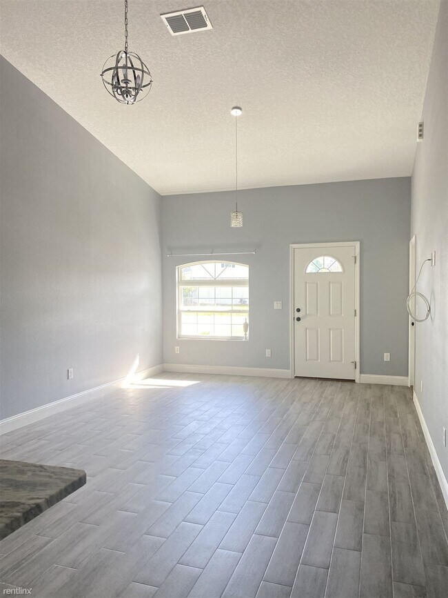 Building Photo - 3 br, 2 bath Duplex - 110 Ferndale Ln Fern...