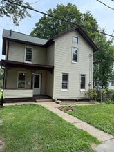 Building Photo - 26 10th St SW