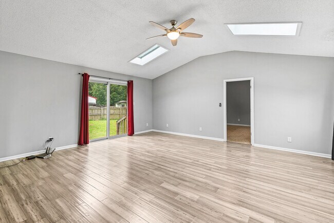 Foto del edificio - 123 Eastlawn Dr