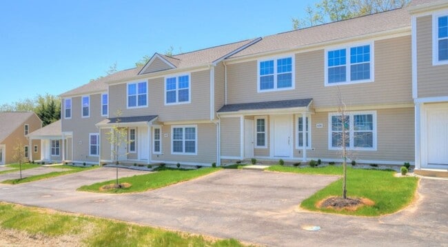 Building Photo - 335 Twisted Oak Dr NW