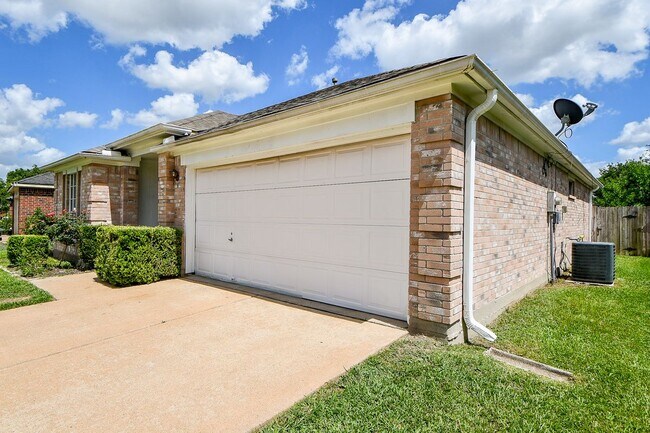Foto del edificio - 19723 Ridge Falls Ct