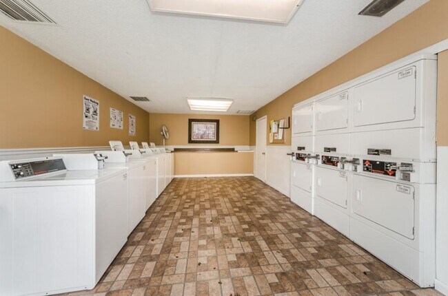 Foto del edificio - 455 US-19 ALT