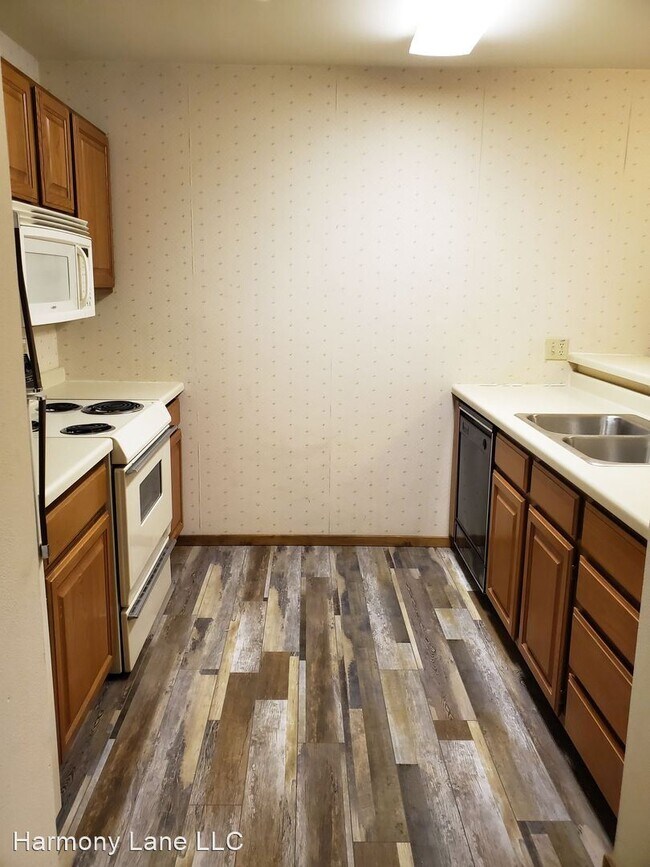 Foto del edificio - 3409 Harmony Ln