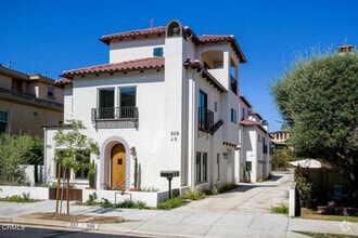 Building Photo - 305 S Arroyo Dr