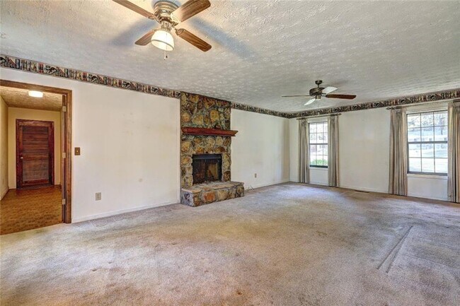 Foto del edificio - 503 Fayetteville Rd