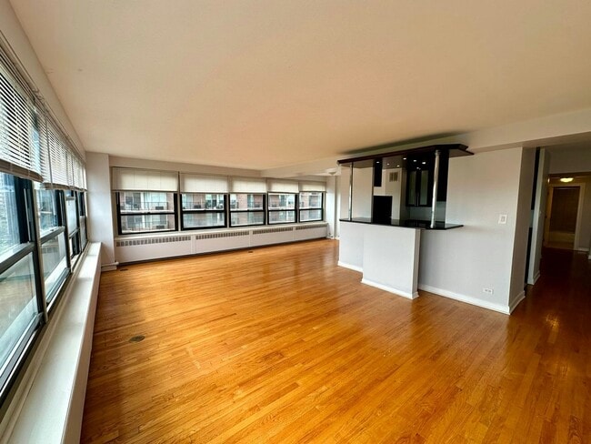 Photo - 4180.5 N Marine Dr Apartment