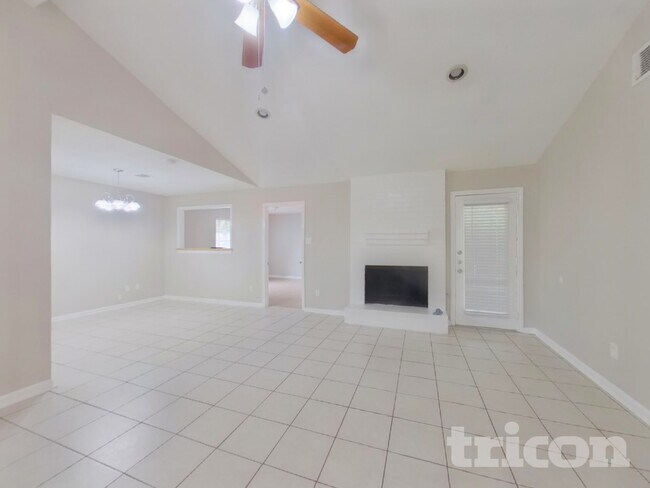 Foto del edificio - 7902 Battlepine Dr
