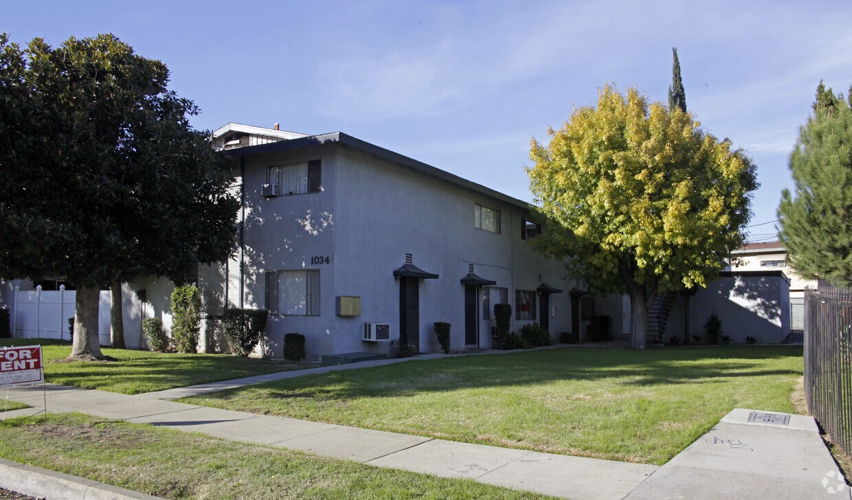 Foto principal - 1034 W G St