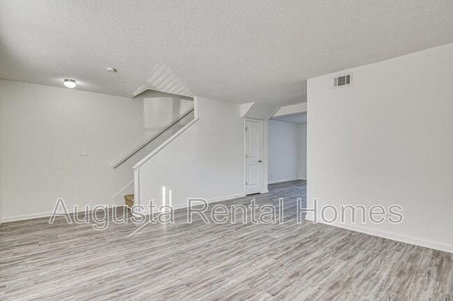 Foto del edificio - 2905 Arrowhead Dr