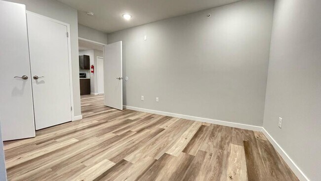 Building Photo - 45 Ryle Ave