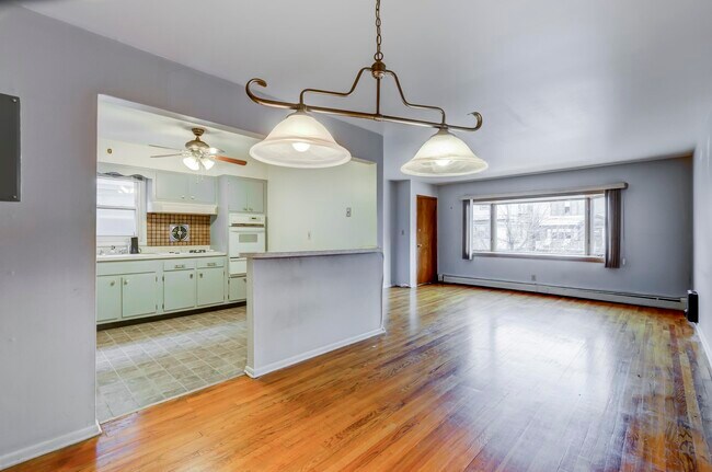 Building Photo - 128 W 25th St