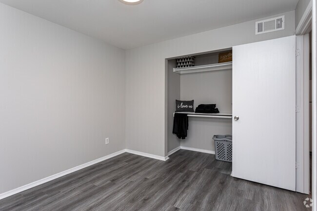 1HAB, 1BA - 500 ft² - Wobbe Lane Apartments