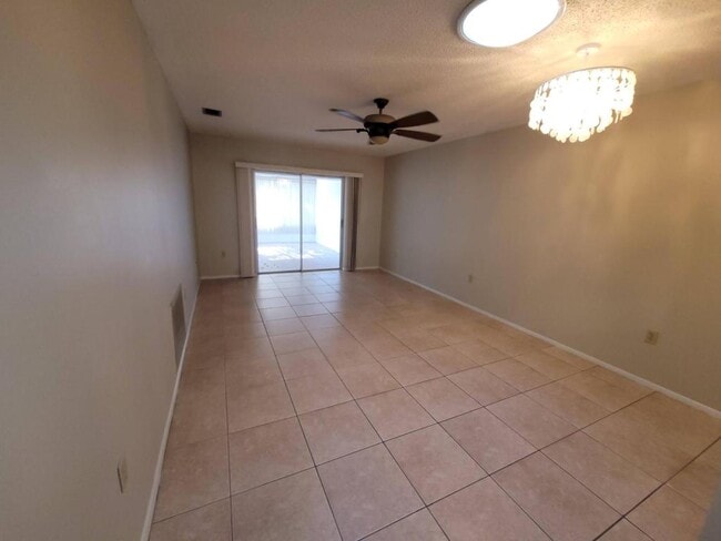 Building Photo - 2932 Stillwell Ct