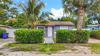Building Photo - 1378 SW 26th Ave