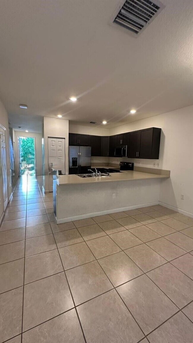 Foto del edificio - 10629 W 32nd Ln