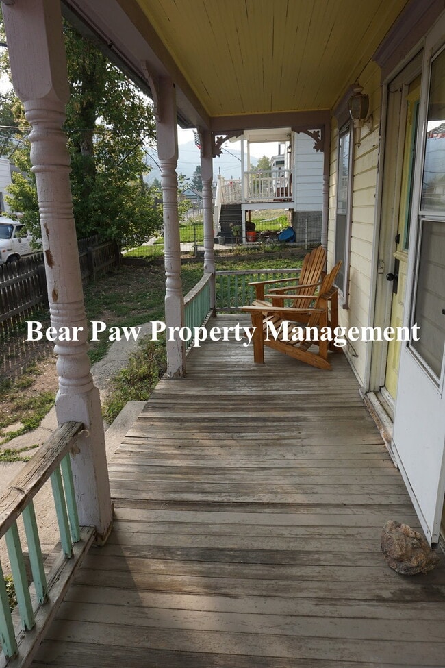 Building Photo - New Lower Prince on this Great Little Hous...