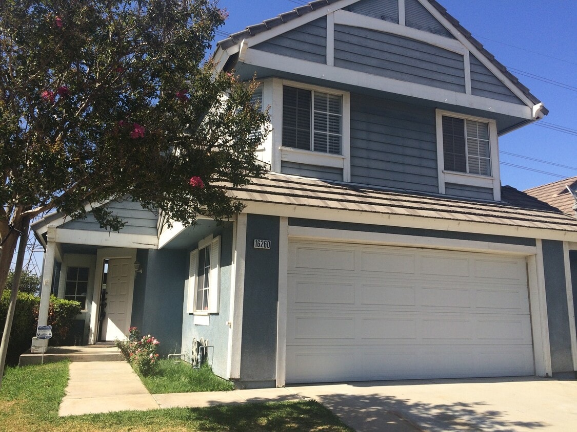Southridge 4bed 2bath Beauty! - Southridge 4bed 2bath Beauty!