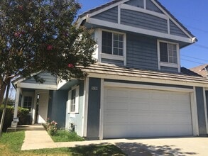 Building Photo - 16260 Valleyvale Dr