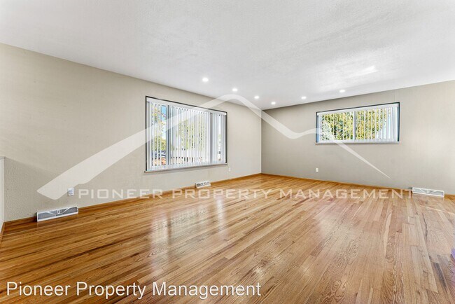 Building Photo - 4 br, 2 bath House - 3356 S Uinta Ct.