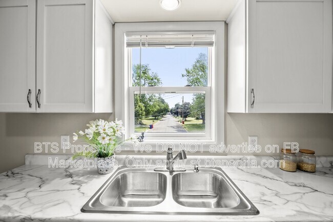 Foto del edificio - 305 N Pleasant View St