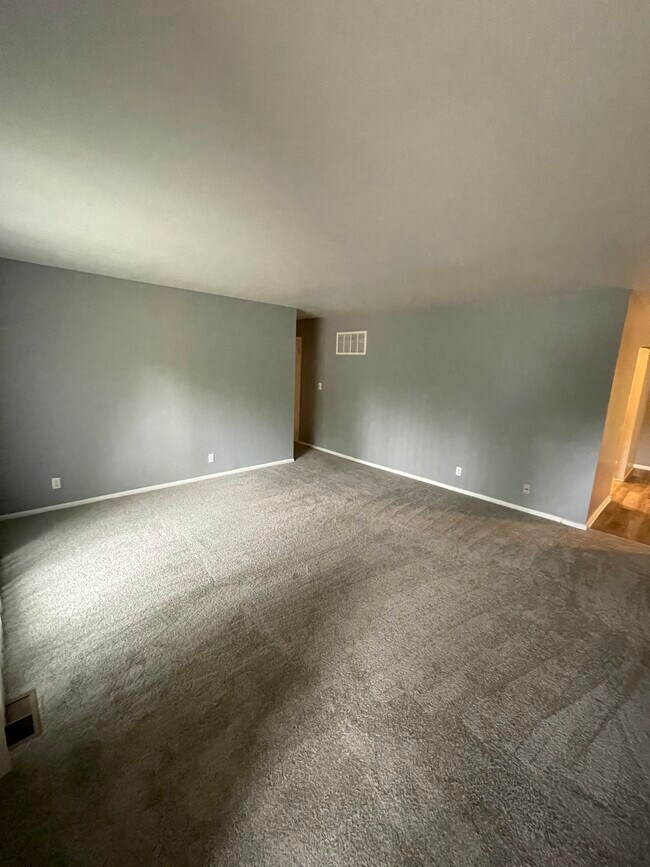 Building Photo - 3721 Breen Dr