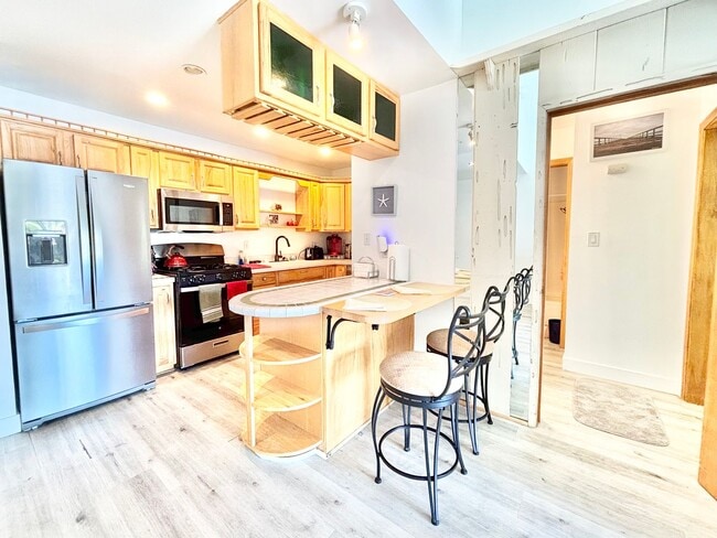 Building Photo - 2 Bedroom + 2 Bathroom Condo | Surfside III | Port Hueneme | Furnished